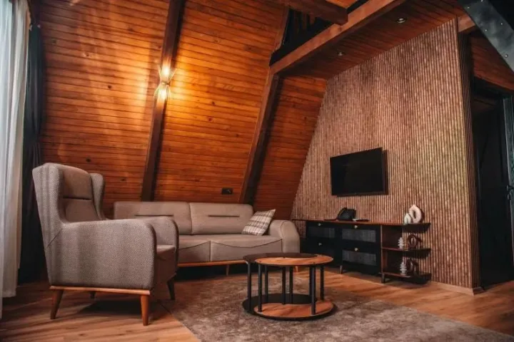 Deluxe Bungalow 2+1, Göl Manzaralı, Özel Havuzlu ve Jakuzili
